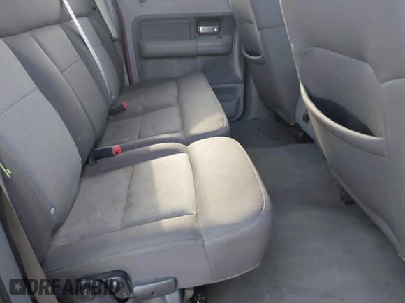 ✅ 2005 Ford F-150 XLT • VIN: 1FTPW12515FA83373 • Lot: 42183067. Listed on IAAI with 227,967 mi. Free auction sales archive from the USA and detailed vehicle history report at DreamBid. Image 8.