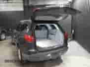 2009 Chevrolet Traverse LS z VIN 1GNER13D29S116308, wystawiony jako IAAI lot #42288226 z przebiegiem 170 391 mil mil oraz . Historia ofert i sprzedaży dostępna na DreamBid. Obrazek 3.