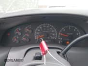 ✅ 1998 Ford Expedition XLT • VIN: 1FMPU18LXWLB92425 • Lot: 43325275. Wystawiony na IAAI z przebiegiem 180 023 mil. Bezpłatny archiwum sprzedaży aukcyjnych z USA i szczegółowy raport historii pojazdu na DreamBid. Zdjęcie 7.