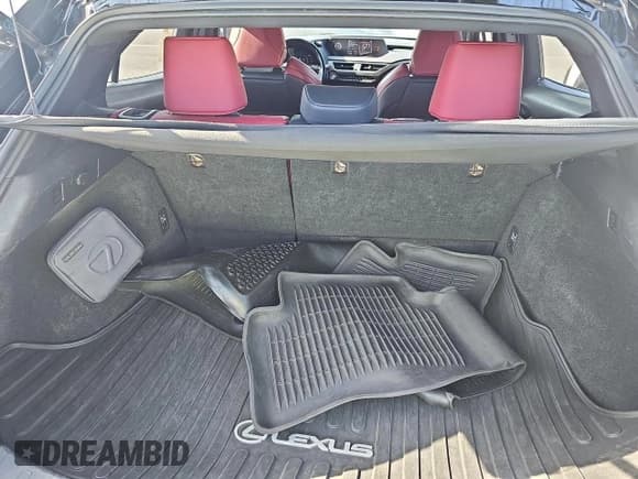 ✅ 2022 Lexus UX 200 F Sport • VIN: JTHE3JBHXN2048556 • Лот: 53814865. Опубликован ранее на Copart с пробегом 199 622 миль. Бесплатный доступ к архиву аукционных продаж из США и подробный отчёт об истории автомобиля на DreamBid. Изображение 9.