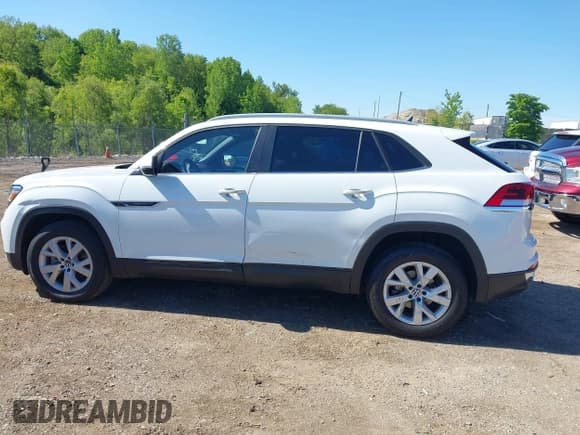 ✅ 2021 Volkswagen Atlas S • VIN: 1V2GC2CAXMC225275 • Lot: 42341121. Listed on IAAI with 79,999 mi. Free auction sales archive from the USA and detailed vehicle history report at DreamBid. Image 14.