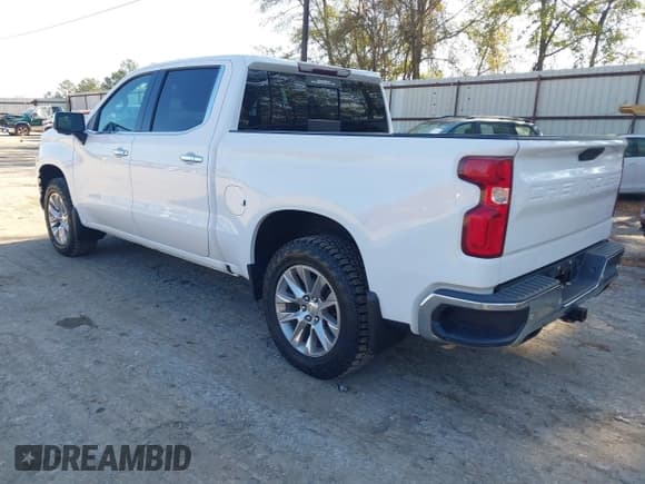 ✅ 2019 Chevrolet Silverado 1500 LTZ • VIN: 3GCUYGED0KG109314 • Lot: 43892760. Wystawiony na IAAI z przebiegiem 98 208 mil. Bezpłatny archiwum sprzedaży aukcyjnych z USA i szczegółowy raport historii pojazdu na DreamBid. Zdjęcie 3.