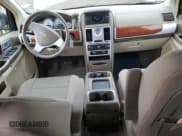 ✅ 2009 Chrysler Town & Country Touring • VIN: 2A8HR54109R562520 • Лот: 93344325. Опубликован ранее на Copart с пробегом 65 707 миль. Бесплатный доступ к архиву аукционных продаж из США и подробный отчёт об истории автомобиля на DreamBid. Изображение 8.