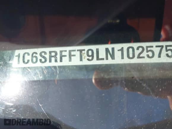 2020 Ram 1500 Big Horn z VIN 1C6SRFFT9LN102575, wystawiony jako IAAI lot #41429697 z przebiegiem 22 mil mil oraz . Historia ofert i sprzedaży dostępna na DreamBid. Obrazek 9.