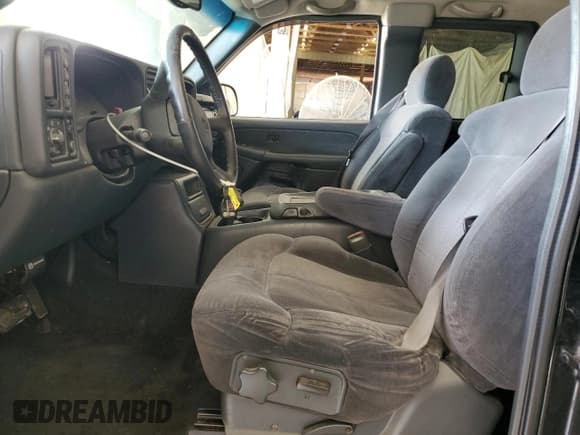 ✅ 2001 Chevrolet Silverado 1500 LS • VIN: 2GCEK19T911270580 • Лот: 92930175. Опубликован ранее на Copart с пробегом 166 583 миль. Бесплатный доступ к архиву аукционных продаж из США и подробный отчёт об истории автомобиля на DreamBid. Изображение 7.