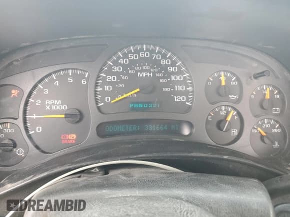 ✅ 2004 Chevrolet Silverado 2500HD Work Truck • VIN: 1GCHC24U64E355427 • Лот: 90250495. Опубликован ранее на Copart с пробегом 331 664 миль. Бесплатный доступ к архиву аукционных продаж из США и подробный отчёт об истории автомобиля на DreamBid. Изображение 9.