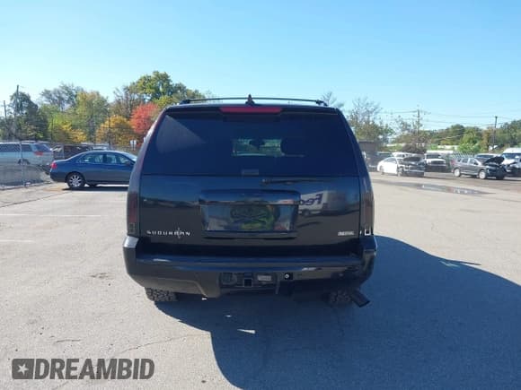 ✅ 2010 Chevrolet Suburban LT • VIN: 1GNUKJE38AR202397 • Lot: 43406750. Listed on IAAI with 177,689 mi. Free auction sales archive from the USA and detailed vehicle history report at DreamBid. Image 16.