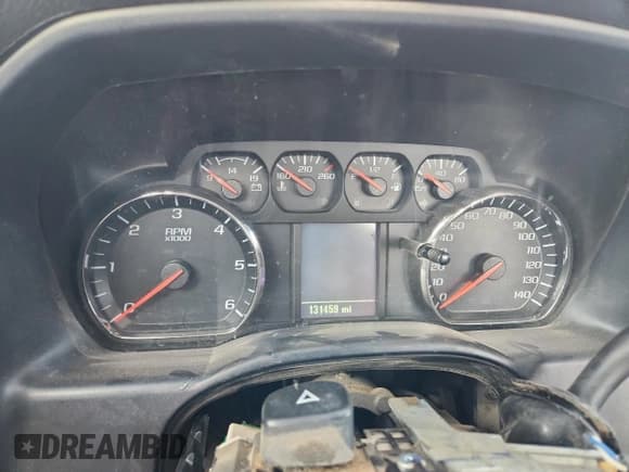 ✅ 2018 Chevrolet Silverado 1500 Work Truck • VIN: 1GCNCNECXJZ209983 • Lot: 92613965. Wystawiony na Copart z przebiegiem 131 459 mil. Bezpłatny archiwum sprzedaży aukcyjnych z USA i szczegółowy raport historii pojazdu na DreamBid. Zdjęcie 9.