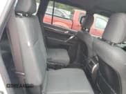 ✅ 2023 Lexus GX 460 Premium • VIN: JTJAM7BXXP5374606 • Лот: 86257795. Опубликован ранее на Copart с пробегом 38 759 миль. Бесплатный доступ к архиву аукционных продаж из США и подробный отчёт об истории автомобиля на DreamBid. Изображение 11.