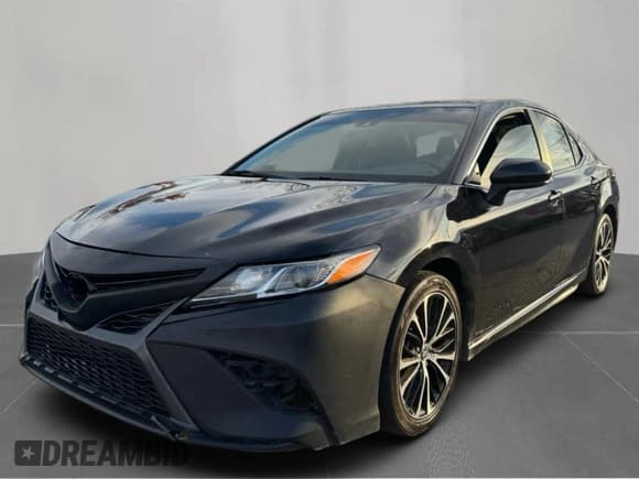 ✅ 2020 Toyota Camry SE • VIN: 4T1G11AK9LU511328 • Лот: 92738975. Опубликован ранее на Copart с пробегом 96 160 миль. Бесплатный доступ к архиву аукционных продаж из США и подробный отчёт об истории автомобиля на DreamBid. Изображение 2.