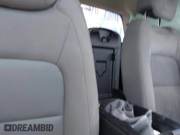 ✅ 2019 Chevrolet Colorado 2WD Work Truck • VIN: 1GCHSBEA7K1241528 • Lot: 42530288. Wystawiony na IAAI z przebiegiem 99 798 mil. Bezpłatny archiwum sprzedaży aukcyjnych z USA i szczegółowy raport historii pojazdu na DreamBid. Zdjęcie 8.