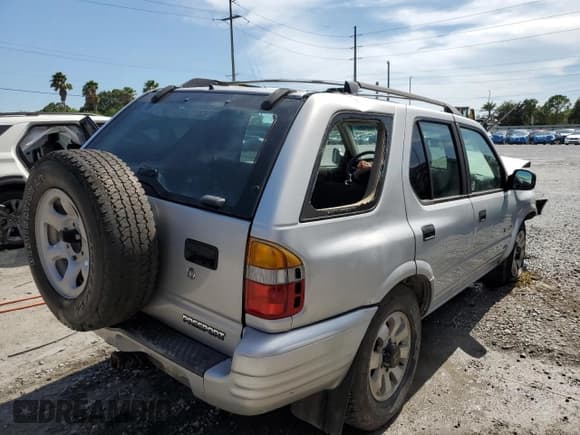 ✅ 2001 Honda Passport LX • VIN: 4S6DM58W314411742 • Lot: 64188505. Listed on Copart with 279,614 mi. Free auction sales archive from the USA and detailed vehicle history report at DreamBid. Image 3.