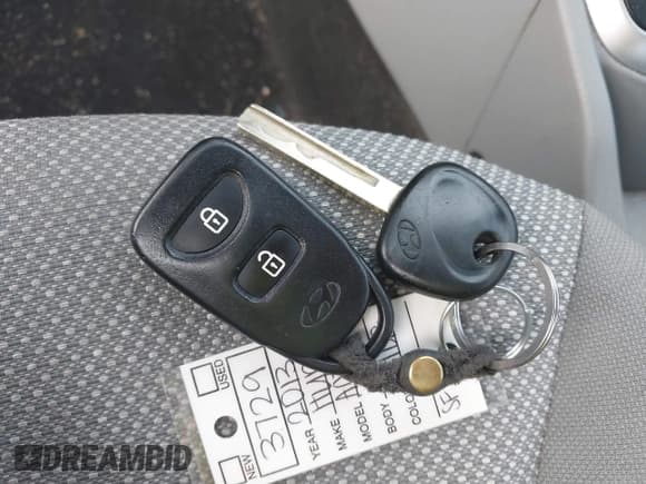 ✅ 2013 Hyundai Accent GLS • VIN: KMHCT4AEXDU551956 • Лот: 43259951. Опубликован ранее на IAAI с пробегом 70 054 миль. Бесплатный доступ к архиву аукционных продаж из США и подробный отчёт об истории автомобиля на DreamBid. Изображение 11.