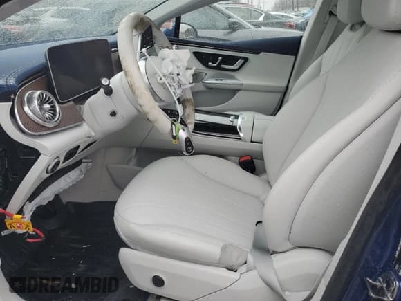 ✅ 2023 Mercedes-Benz EQE 350 • VIN: W1KEG1CB3PF018400 • Лот: 45266914. Опубликован ранее на Copart с пробегом Не указан. Бесплатный доступ к архиву аукционных продаж из США и подробный отчёт об истории автомобиля на DreamBid. Изображение 7.