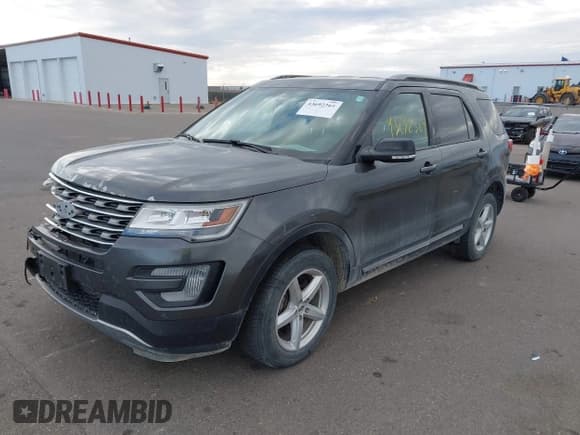 ✅ 2017 Ford Explorer XLT • VIN: 1FM5K8DH3HGD41549 • Lot: 43692364. Wystawiony na IAAI z przebiegiem 79 422 mil. Bezpłatny archiwum sprzedaży aukcyjnych z USA i szczegółowy raport historii pojazdu na DreamBid. Zdjęcie 19.