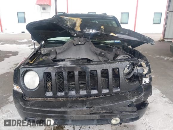 ✅ 2011 Jeep Patriot Latitude • VIN: 1J4NT1GA8BD178343 • Lot: 41612654. Wystawiony na IAAI z przebiegiem 167 777 mil. Bezpłatny archiwum sprzedaży aukcyjnych z USA i szczegółowy raport historii pojazdu na DreamBid. Zdjęcie 6.