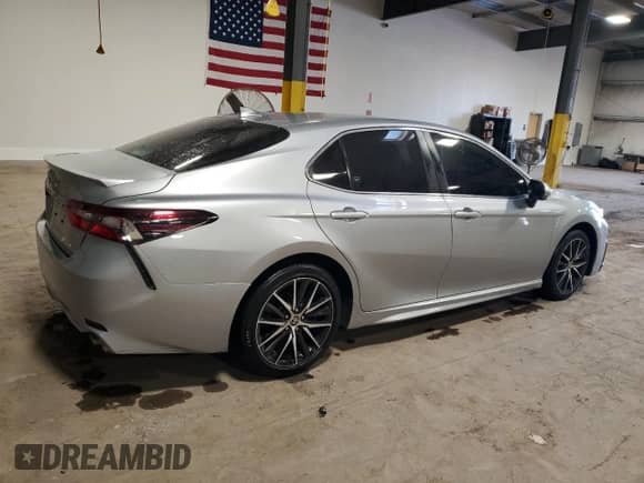 2022 Toyota Camry SE with VIN 4T1S11AK2NU050793, listed as a Copart auction lot 80096225 with 19,197 mi miles and Clean title. Bid and sale history available at DreamBid. Image 3.