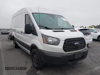 ✅ 2019 Ford Transit • VIN: 1FTYR2CM0KKB65167 • Lot: 43689679. Wystawiony na IAAI z przebiegiem 134 683 mil. Bezpłatny archiwum sprzedaży aukcyjnych z USA i szczegółowy raport historii pojazdu na DreamBid. Zdjęcie 1.