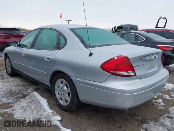 ✅ 2007 Ford Taurus SE • VIN: 1FAHP53U47A102387 • Lot: 43825282. Listed on IAAI with 225,514 mi. Free auction sales archive from the USA and detailed vehicle history report at DreamBid. Image 3.