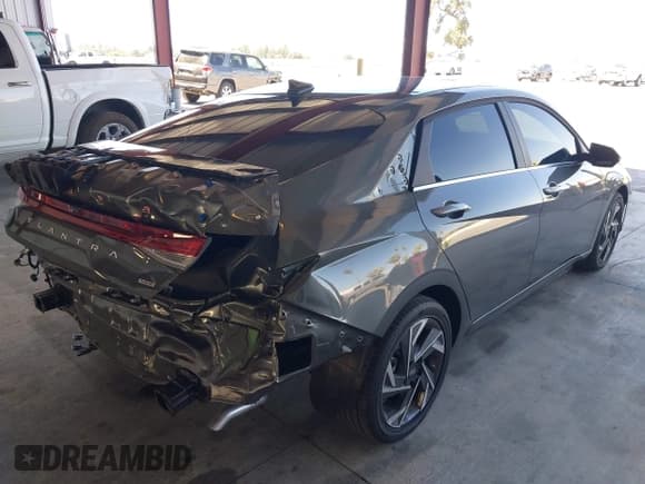 ✅ 2025 Hyundai Elantra Limited • VIN: KMHLN4DJ3SU133402 • Лот: 43040763. Опубликован ранее на IAAI с пробегом 1 677 миль. Бесплатный доступ к архиву аукционных продаж из США и подробный отчёт об истории автомобиля на DreamBid. Изображение 4.