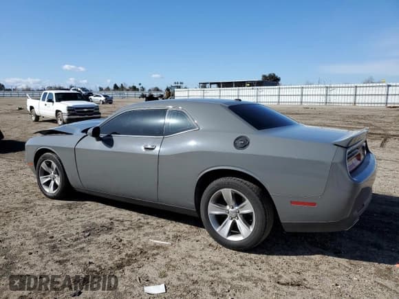 ✅ 2019 Dodge Challenger SXT • VIN: 2C3CDZAG8KH669668 • Lot: 43080643. Wystawiony na Copart z przebiegiem 42 101 mil. Bezpłatny archiwum sprzedaży aukcyjnych z USA i szczegółowy raport historii pojazdu na DreamBid. Zdjęcie 2.