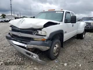 2001 Chevrolet Silverado 3500 z VIN 1GCJK39161F125028, wystawiony jako Copart lot #58018495 z przebiegiem 164 770 mil mil oraz Szkoda całkowita • Salvage title. Historia ofert i sprzedaży dostępna na DreamBid. Obrazek 1.