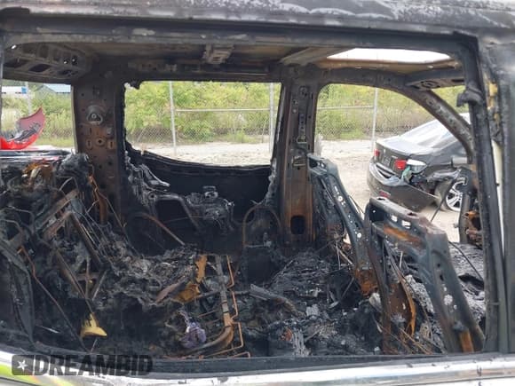 ✅ 2023 GMC Sierra 1500 Denali Ultimate • VIN: 1GTUUHEL7PZ243463 • Лот: 43086884. Опубликован ранее на IAAI с пробегом 64 717 миль. Бесплатный доступ к архиву аукционных продаж из США и подробный отчёт об истории автомобиля на DreamBid. Изображение 8.