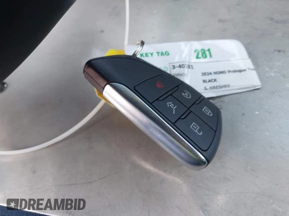 ✅ 2024 Honda Prologue Touring • VIN: 3GPKHWRM8RS527427 • Lot: 42893058. Wystawiony na IAAI z przebiegiem 4 828 mil. Bezpłatny archiwum sprzedaży aukcyjnych z USA i szczegółowy raport historii pojazdu na DreamBid. Zdjęcie 11.