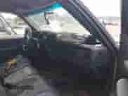 ✅ 2000 Chevrolet Silverado 1500 LS • VIN: 2GCEK19T9Y1331453 • Lot: 42671687. Wystawiony na IAAI z przebiegiem 233 675 mil mil. Skorzystaj z bezpłatnego archiwum sprzedaży aukcyjnych z USA i zobacz szczegółowy raport historii pojazdu na DreamBid. Zdjęcie 5.