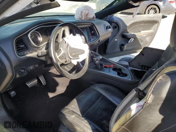 ✅ 2018 Dodge Challenger SXT Plus • VIN: 2C3CDZAG4JH333823 • Lot: 41182013. Wystawiony na Copart z przebiegiem Nie podano. Bezpłatny archiwum sprzedaży aukcyjnych z USA i szczegółowy raport historii pojazdu na DreamBid. Zdjęcie 7.