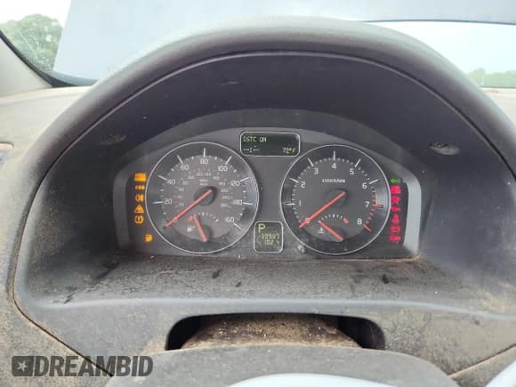 ✅ 2009 Volvo C70 • VIN: YV1MC67239J077627 • Lot: 81455165. Listed on Copart with 130,983 mi. Free auction sales archive from the USA and detailed vehicle history report at DreamBid. Image 9.