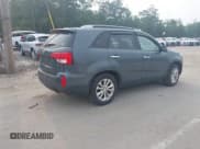 ✅ 2015 Kia Sorento EX • VIN: 5XYKU4A73FG574630 • Lot: 42915298. Listed on IAAI with 173,999 mi. Free auction sales archive from the USA and detailed vehicle history report at DreamBid. Image 4.