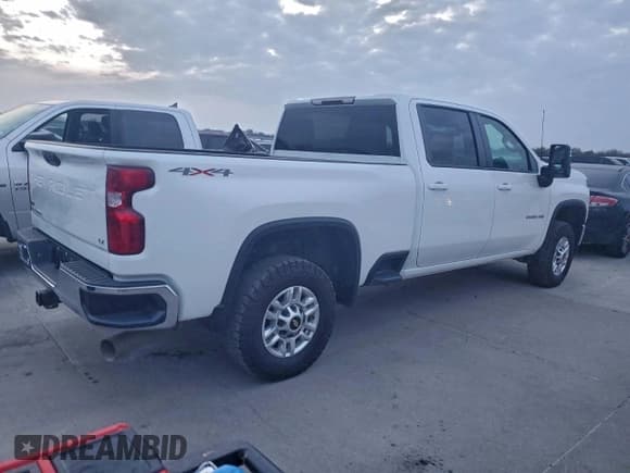 ✅ 2022 Chevrolet Silverado 2500HD LT • VIN: 1GC4YNEY0NF179067 • Лот: 93704085. Опубликован ранее на Copart с пробегом 77 136 миль. Бесплатный доступ к архиву аукционных продаж из США и подробный отчёт об истории автомобиля на DreamBid. Изображение 3.