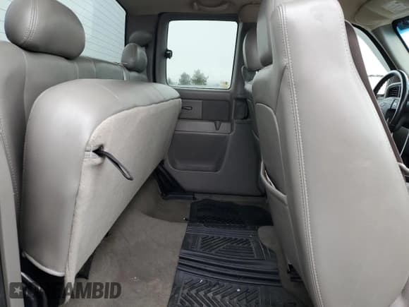 ✅ 2006 Chevrolet Silverado 1500 LT2 • VIN: 1GCEK19B16Z175582 • Лот: 54576735. Опубликован ранее на Copart с пробегом 282 876 миль. Бесплатный доступ к архиву аукционных продаж из США и подробный отчёт об истории автомобиля на DreamBid. Изображение 10.