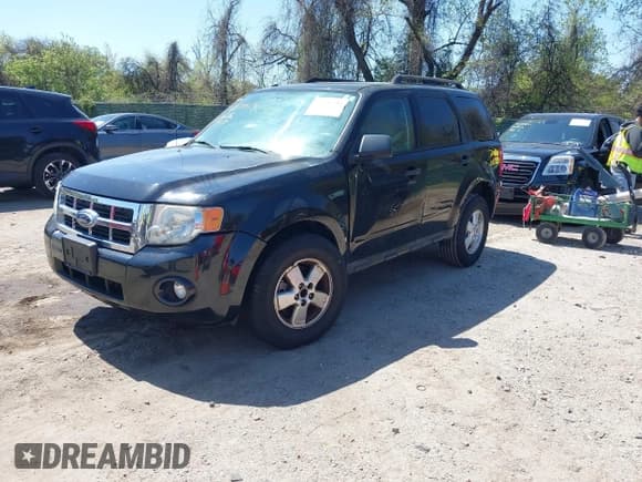 ✅ 2011 Ford Escape XLT • VIN: 1FMCU9DG8BKA57174 • Лот: 42071574. Опубликован ранее на IAAI с пробегом 177 282 миль. Бесплатный доступ к архиву аукционных продаж из США и подробный отчёт об истории автомобиля на DreamBid. Изображение 2.