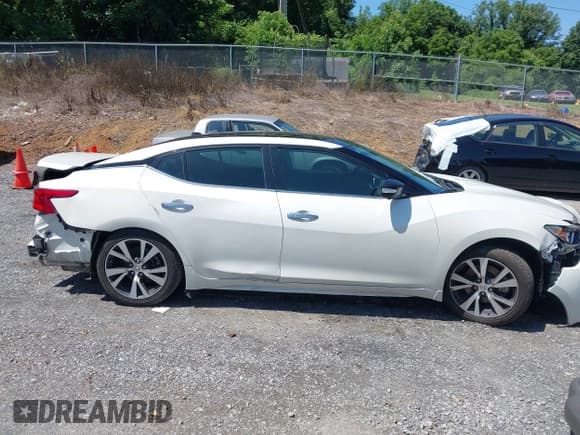 ✅ 2017 Nissan Maxima S • VIN: 1N4AA6AP9HC448611 • Lot: 42553991. Listed on IAAI with 155,803 mi. Free auction sales archive from the USA and detailed vehicle history report at DreamBid. Image 13.