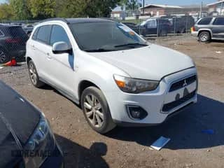 2014 Mitsubishi Outlander SE with VIN 4A4AP4AU0EE020468, listed as a IAAI auction lot 43353915 with 294,792 mi miles and . Bid and sale history available at DreamBid. Image 1.
