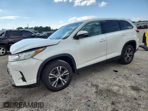 ✅ 2019 Toyota Highlander LE • VIN: 5TDZARFH2KS056978 • Лот: 63286795. Опубликован ранее на Copart с пробегом 81 039 миль. Бесплатный доступ к архиву аукционных продаж из США и подробный отчёт об истории автомобиля на DreamBid. Изображение 1.