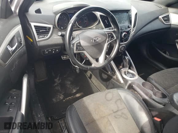 ✅ 2016 Hyundai Veloster • VIN: KMHTC6AD4GU277984 • Lot: 71204564. Wystawiony na Copart z przebiegiem 93 058 mil. Bezpłatny archiwum sprzedaży aukcyjnych z USA i szczegółowy raport historii pojazdu na DreamBid. Zdjęcie 8.