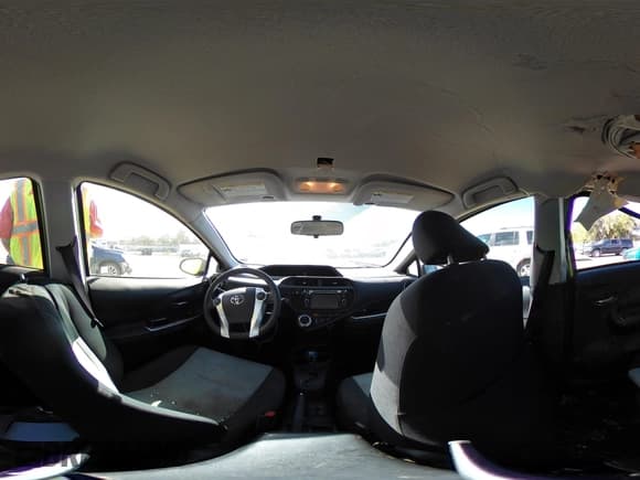 ✅ 2015 Toyota Prius One • VIN: JTDKDTB38F1112599 • Lot: 43323289. Wystawiony na IAAI z przebiegiem 128 826 mil. Bezpłatny archiwum sprzedaży aukcyjnych z USA i szczegółowy raport historii pojazdu na DreamBid. Zdjęcie 19.