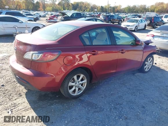 ✅ 2010 Mazda 3 i Sport • VIN: JM1BL1SFXA1176640 • Lot: 43525073. Wystawiony na IAAI z przebiegiem 113 336 mil. Bezpłatny archiwum sprzedaży aukcyjnych z USA i szczegółowy raport historii pojazdu na DreamBid. Zdjęcie 4.