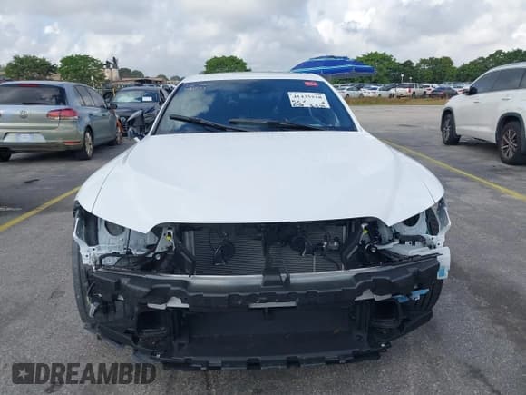 ✅ 2024 Lexus IS 350 F Sport • VIN: JTHBZ1B23R5080900 • Лот: 41435528. Опубликован ранее на IAAI с пробегом 4 239 миль. Бесплатный доступ к архиву аукционных продаж из США и подробный отчёт об истории автомобиля на DreamBid. Изображение 13.