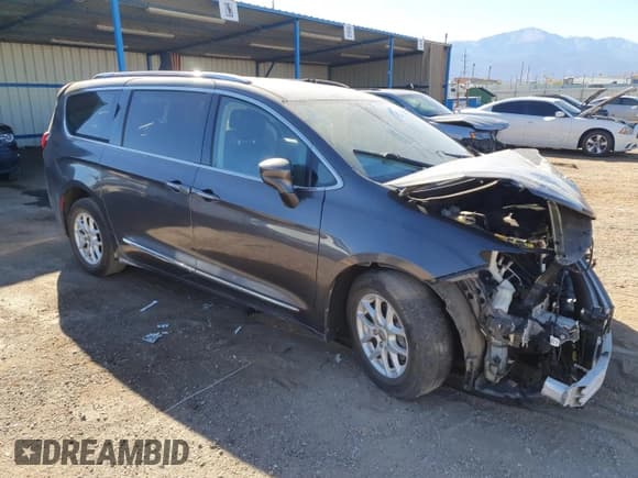✅ 2020 Chrysler Pacifica Touring L • VIN: 2C4RC1BG5LR112267 • Lot: 90342275. Listed on Copart with Not provided. Free auction sales archive from the USA and detailed vehicle history report at DreamBid. Image 4.