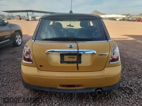 ✅ 2013 MINI Hardtop • VIN: WMWSU3C54DT549532 • Lot: 92676815. Wystawiony na Copart z przebiegiem 116 705 mil. Bezpłatny archiwum sprzedaży aukcyjnych z USA i szczegółowy raport historii pojazdu na DreamBid. Zdjęcie 6.