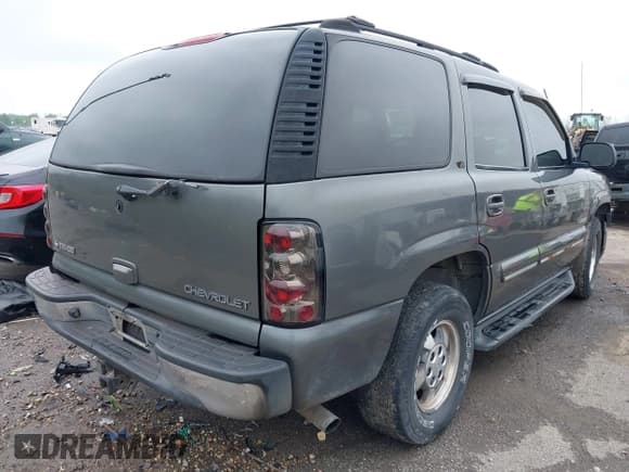 ✅ 2002 Chevrolet Tahoe LT • VIN: 1GNEC13Z02R243052 • Lot: 41909540. Listed on IAAI with 360,010 mi. Free auction sales archive from the USA and detailed vehicle history report at DreamBid. Image 4.