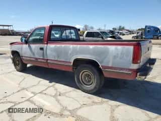 1991 Chevrolet Silverado 2500 z VIN 1GCFC24K0ME105574, wystawiony jako Copart lot #47259405 z przebiegiem 183 348 mil mil oraz Szkoda całkowita • Salvage title. Historia ofert i sprzedaży dostępna na DreamBid. Obrazek 2.