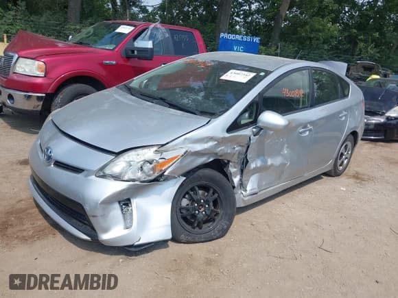 ✅ 2013 Toyota Prius Two • VIN: JTDKN3DU1D5617005 • Lot: 43007342. Listed on IAAI with 62,324 mi. Free auction sales archive from the USA and detailed vehicle history report at DreamBid. Image 2.