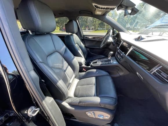 ✅ 2020 Porsche Macan S • VIN: WP1AB2A53LLB36385 • Лот: 86715125. Опубликован ранее на Copart с пробегом 35 573 миль. Бесплатный доступ к архиву аукционных продаж из США и подробный отчёт об истории автомобиля на DreamBid. Изображение 5.