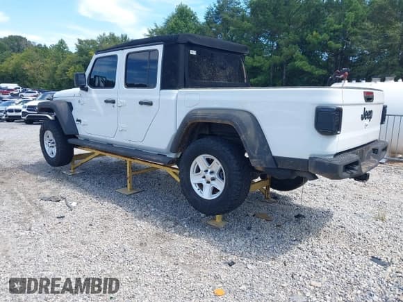 ✅ 2020 Jeep Gladiator Sport S • VIN: 1C6HJTAGXLL174441 • Lot: 42885044. Wystawiony na IAAI z przebiegiem 52 677 mil. Bezpłatny archiwum sprzedaży aukcyjnych z USA i szczegółowy raport historii pojazdu na DreamBid. Zdjęcie 3.