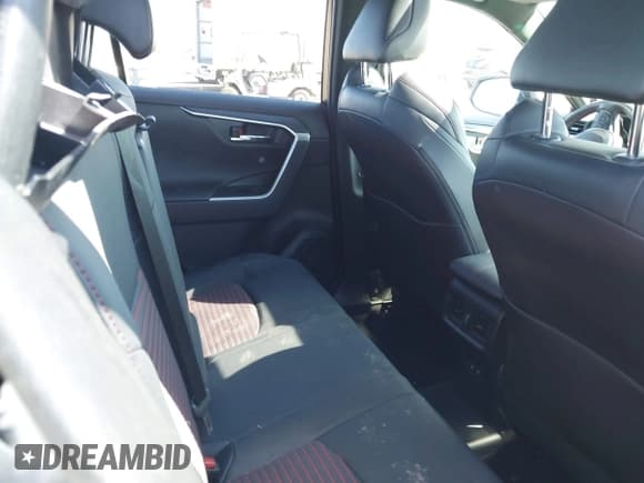 ✅ 2021 Toyota RAV4 XSE • VIN: JTMEB3FV2MD073096 • Лот: 42921944. Опубликован ранее на IAAI с пробегом 44 822 миль. Бесплатный доступ к архиву аукционных продаж из США и подробный отчёт об истории автомобиля на DreamBid. Изображение 8.